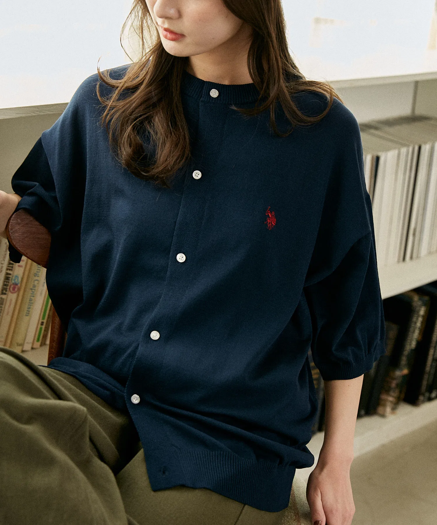 US POLO ASSN. × PUBLUX / US Polo Assn.  Эксклюзивный летний вязаный кардиган с круглым вырезом - Лимитированная серия — фото 3