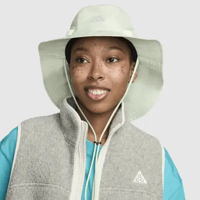 

Панама Nike ACG Apex Storm-FIT ADV, цвет Vapor Green/Spring Green