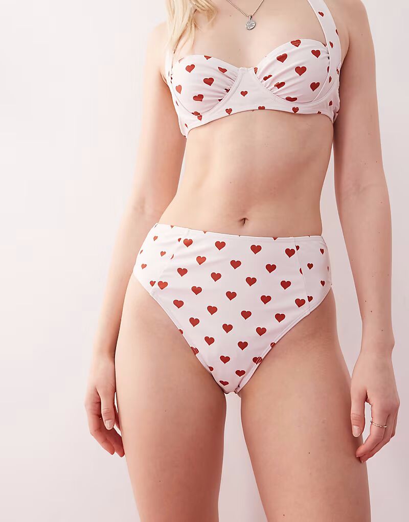 

Плавки бикини с высокой талией и декоративными швами с ретро-принтом в виде сердец Reclaimed Vintage