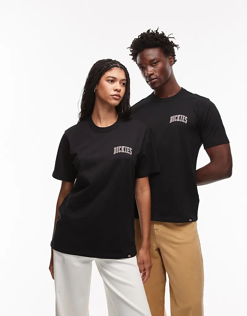 

Футболка с логотипом Dickies Aitken на левой груди в черно-красном цвете