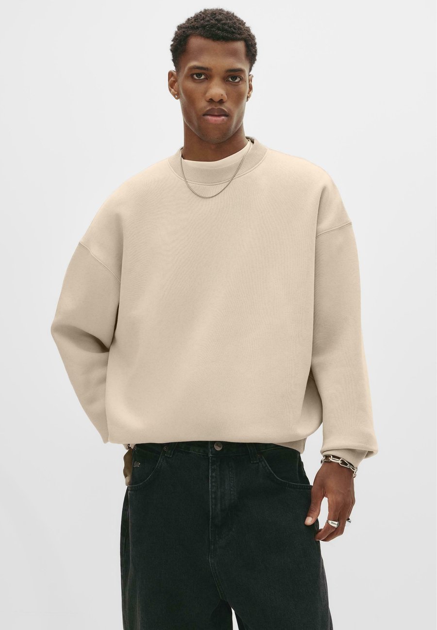 

Толстовка PULL&BEAR BOXY FIT, Beige
