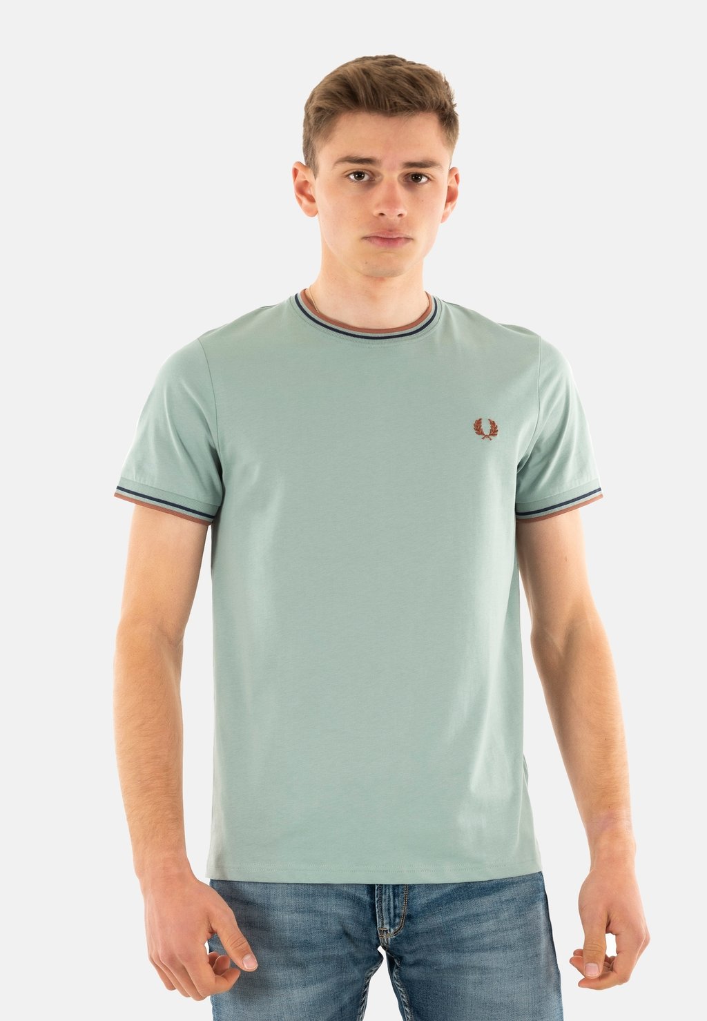

Базовая футболка Fred Perry, синий