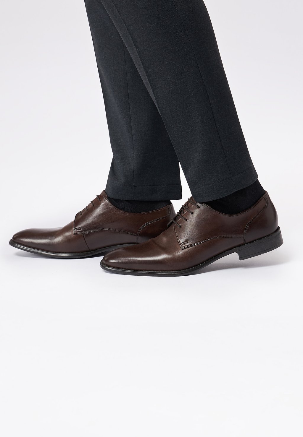 

Ботинки на шнуровке Smart lace-ups ROY ROBSON, темно-коричневый