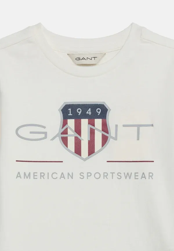 Футболка Gant Archive shield print, белый — фото 3