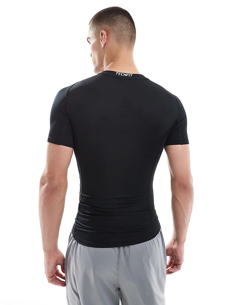 Базовый слой футболка adidas Training Tech Fit черного цвета adidas performance — фото 2
