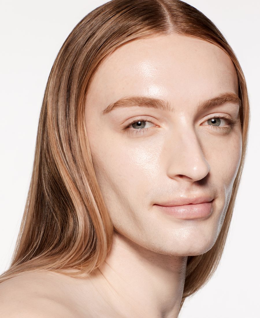 Тональный крем RevitalEssence Skin Glow Foundation SPF 30 Shiseido, 120 слоновая кость — фото 2