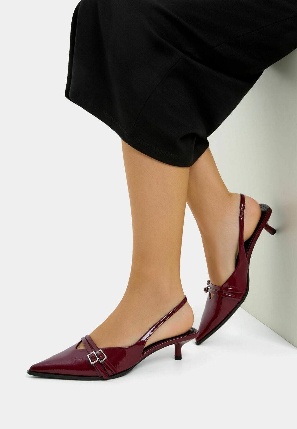 

Туфли KITTEN HEEL Bershka, темно-красный