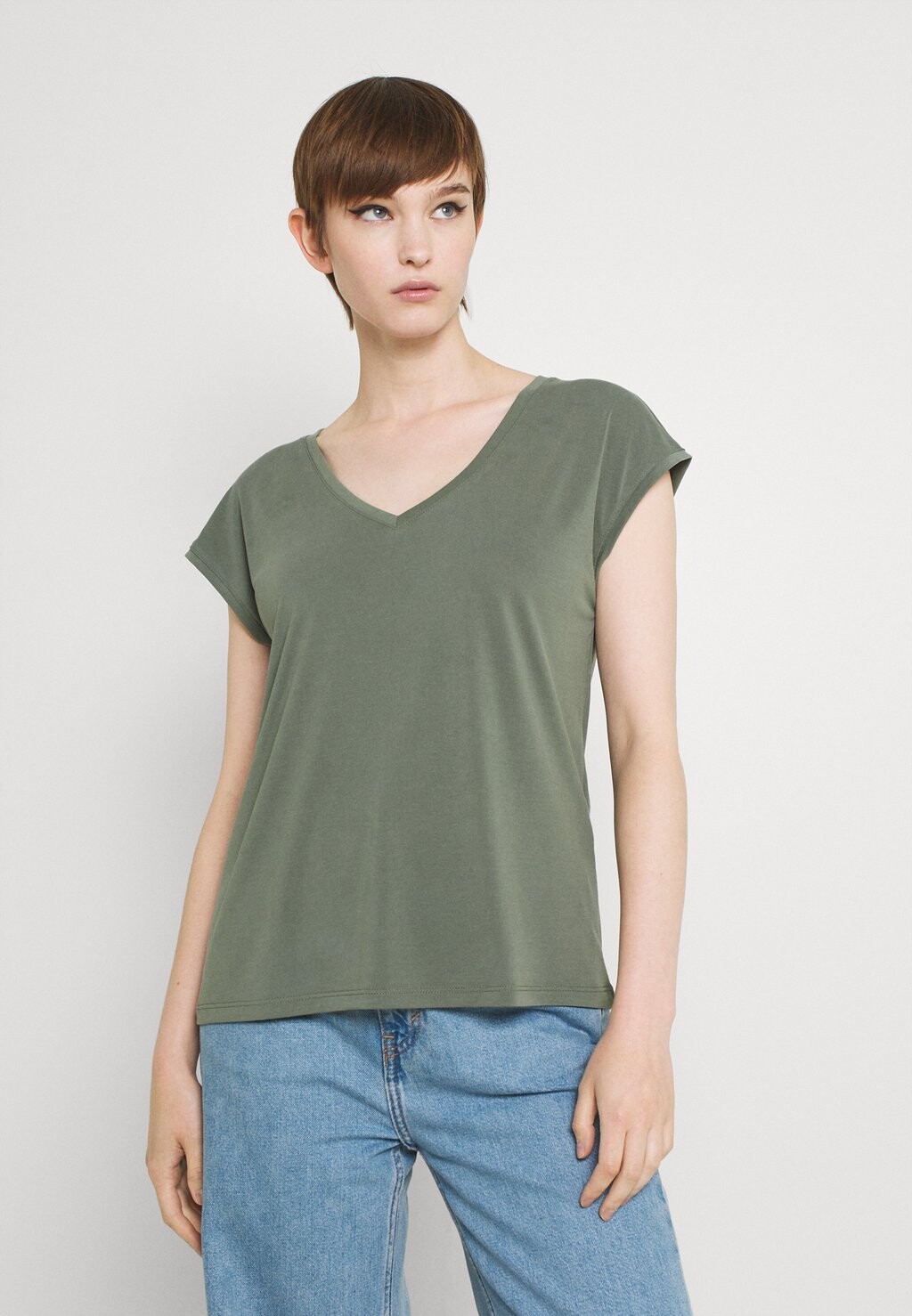 

Базовая футболка VMFILLI V NECK TEE Vero Moda, цвет laurel wreath