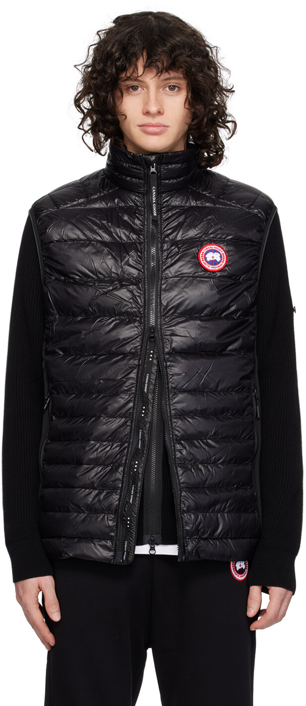 

Черный технический пуховик Canada Goose