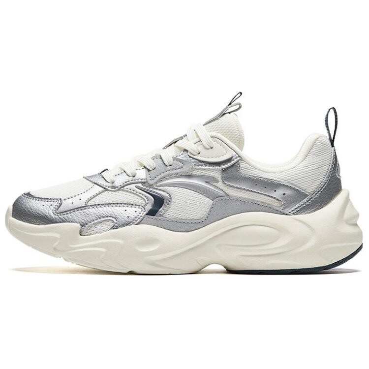 

Мужские кроссовки Walker Lifestyle С низким берцем цвета Слоновой кости, белый /серебряный/Мужская серый Anta