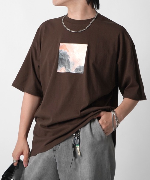 

Футболка с коротким рукавом, абстрактный принт, унисекс Confirm, коричневый