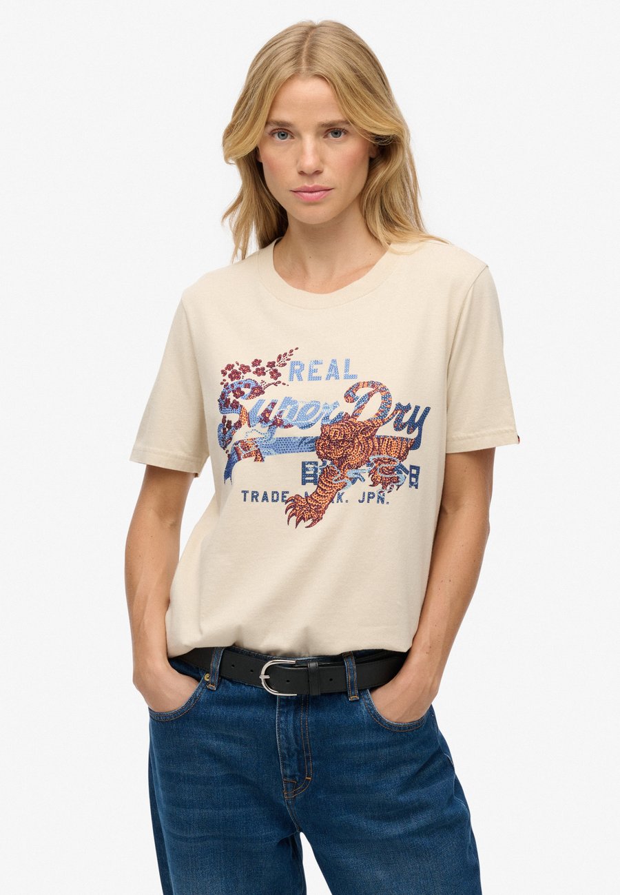 

Футболка Superdry & Co TOKYO VINTAGE LOGO, Oat Bran/Beige