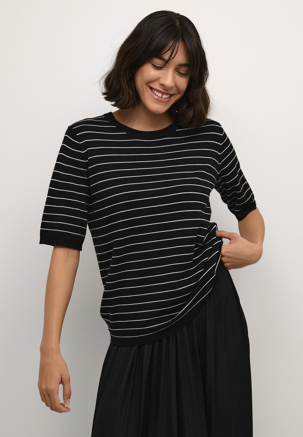 

Принт на футболке KALIZZA STRIPED Kaffe, черный