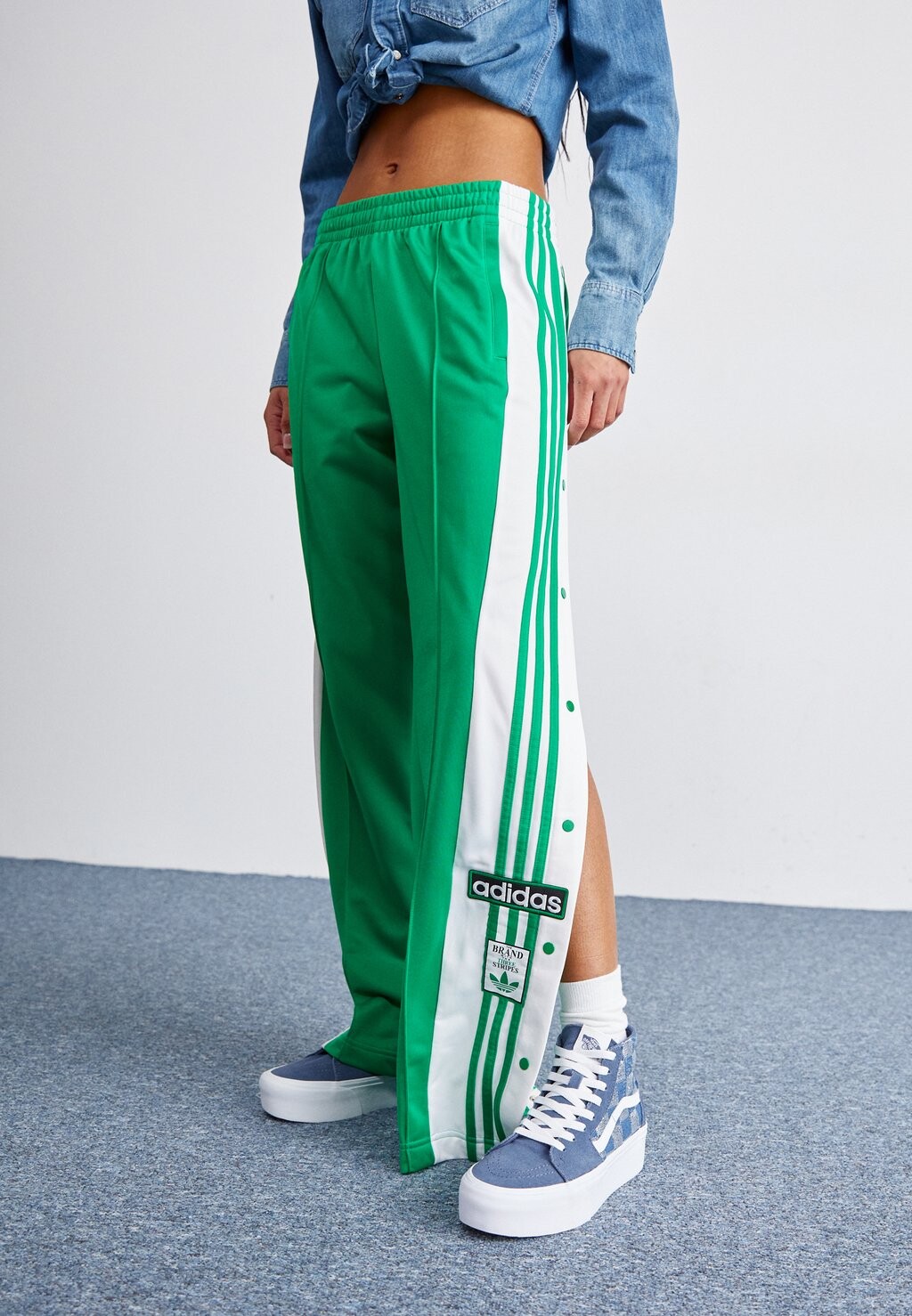 

Спортивные брюки Adibreak adidas Originals, зеленый