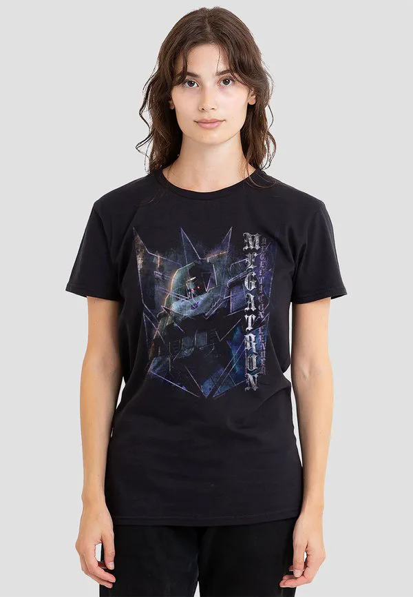 

Футболка с принтом обложки комикса "трансформеры: поколения" с изображением злодея мегатрона. Hasbro, Black, Черный, Футболка с принтом обложки комикса "трансформеры: поколения" с изображением злодея мегатрона. Hasbro, Black