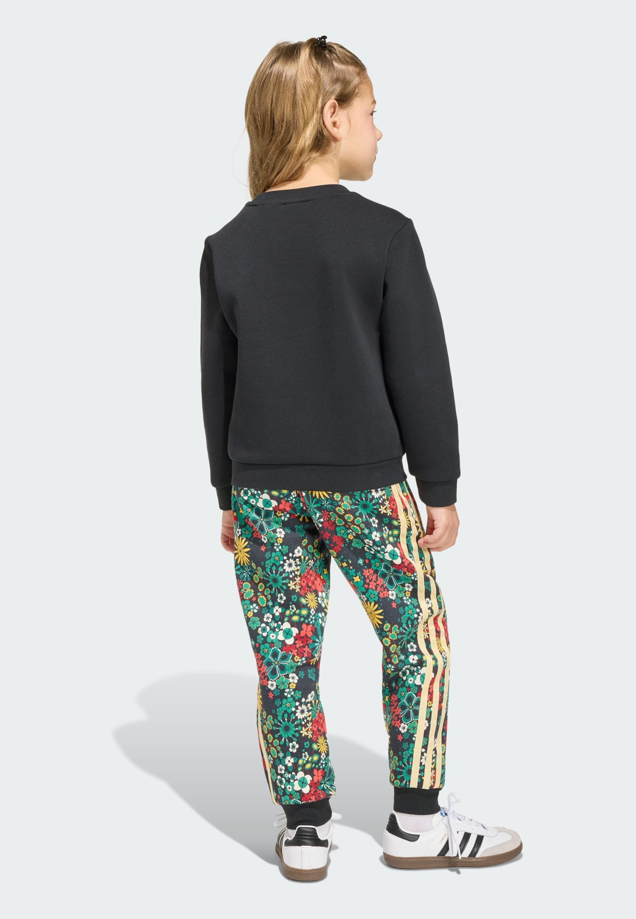 Спортивный костюм 'Adidas Originals x Liberty London' в черном цвете — фото 3
