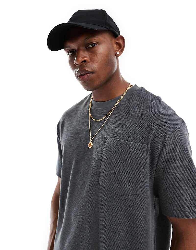 

Графитовая льняная футболка свободного кроя с карманом ASOS DESIGN