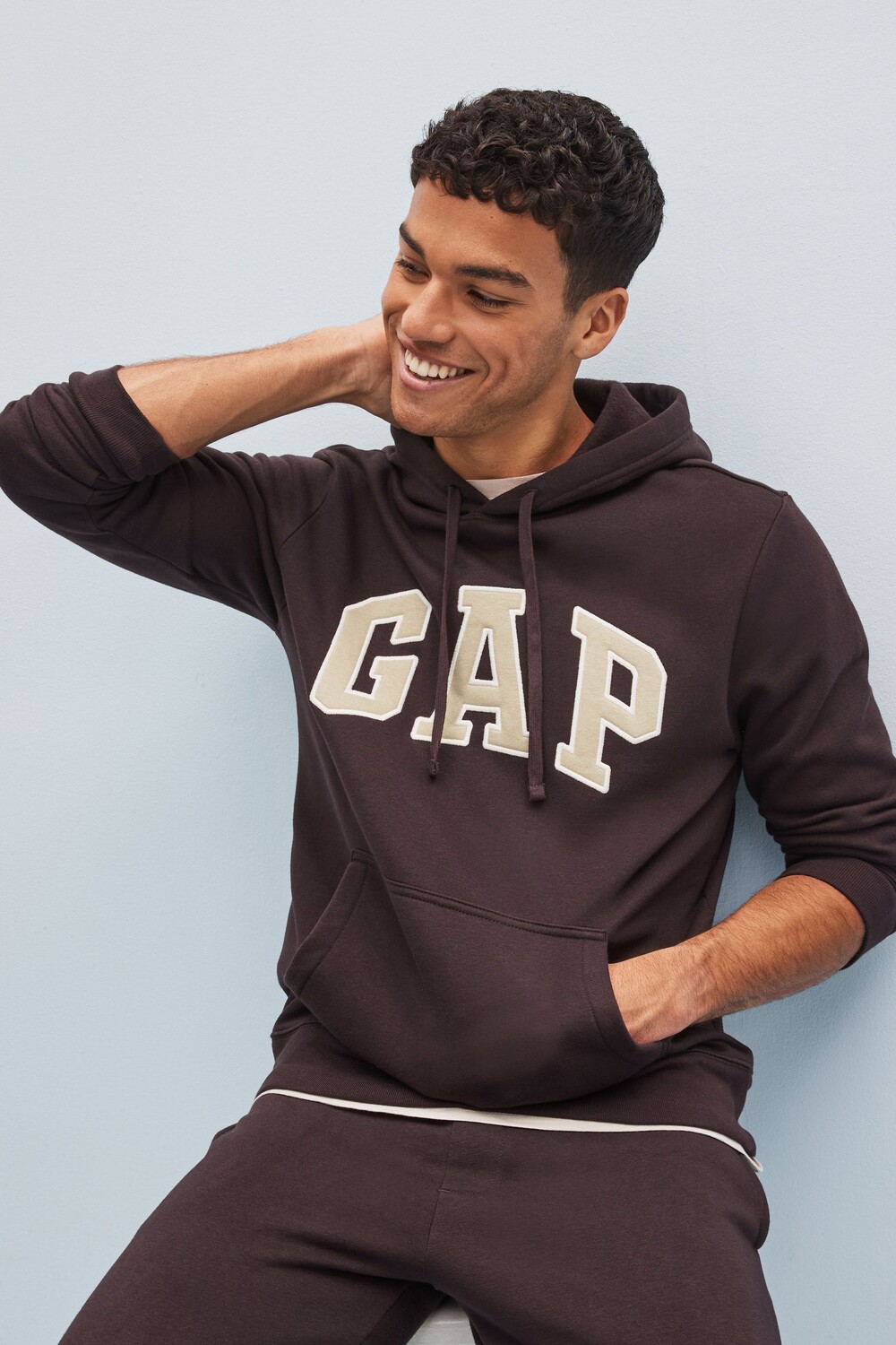 

Толстовка Arch с логотипом Gap, коричневый