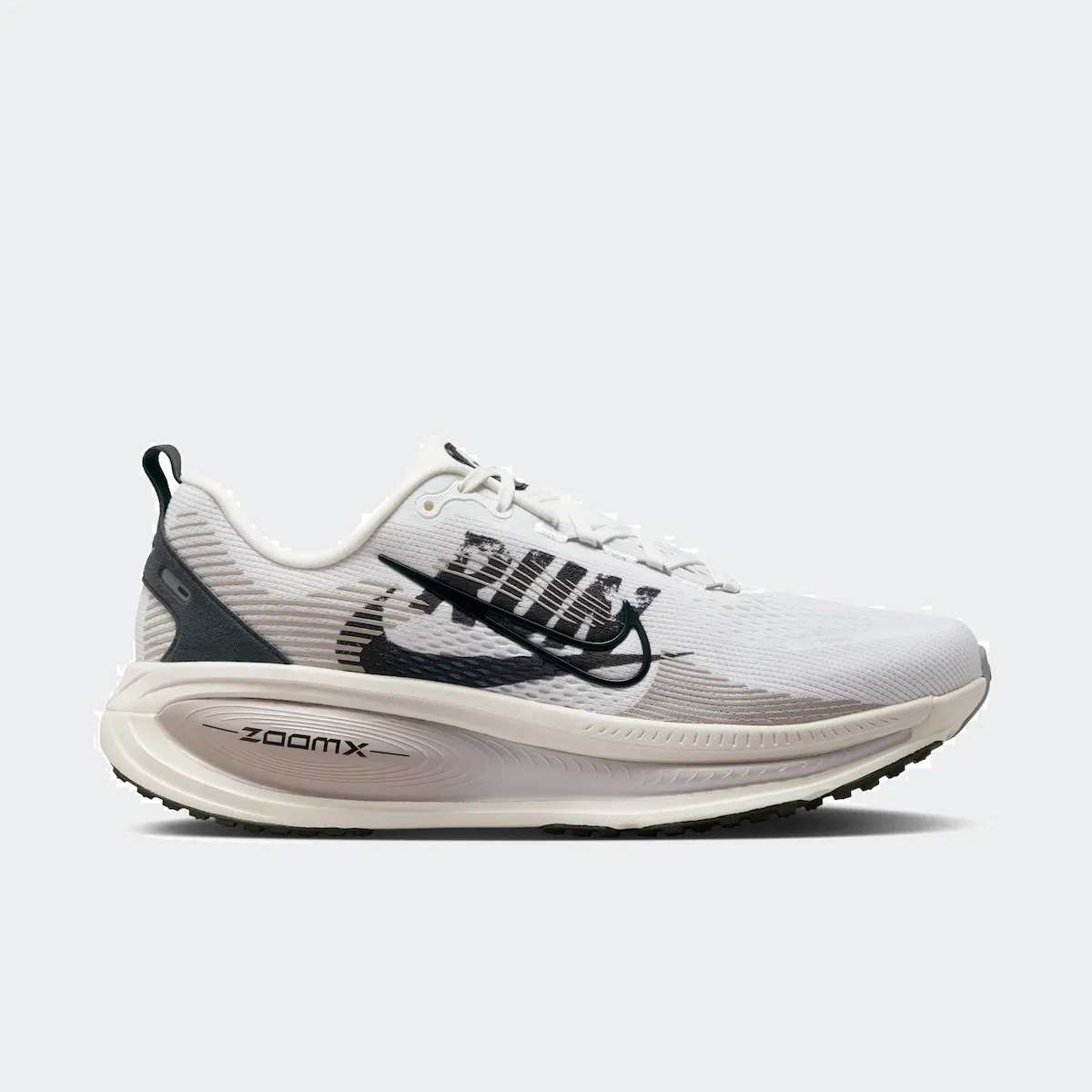 

Мужские кроссовки для бега NIKE VOMERO 18 RUN Nike, белый