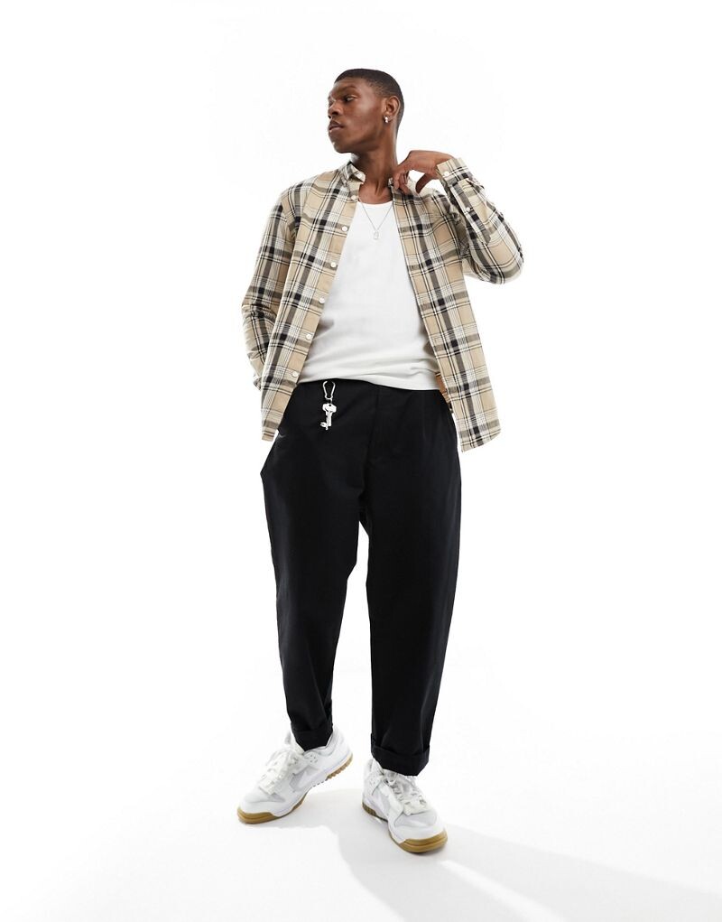 

Бежевая узкая рубашка стрейч в клетку ASOS DESIGN