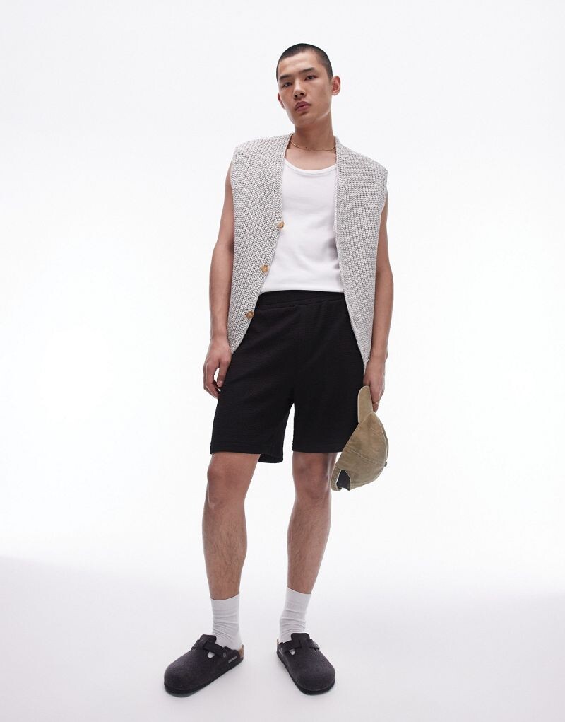 

Topman — черные шорты оверсайз из фактурного мятого плиссированного джерси