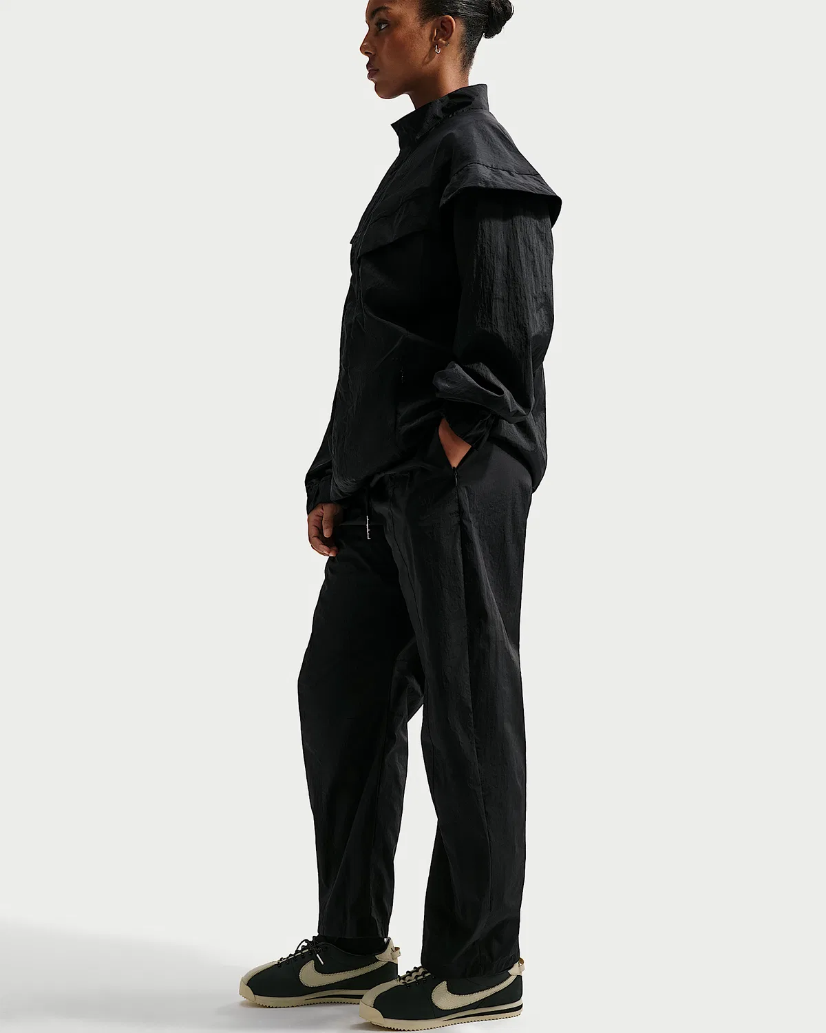 Женские свободные брюки со средней посадкой Serena Williams Design Crew, Black/Black/Black — фото 4
