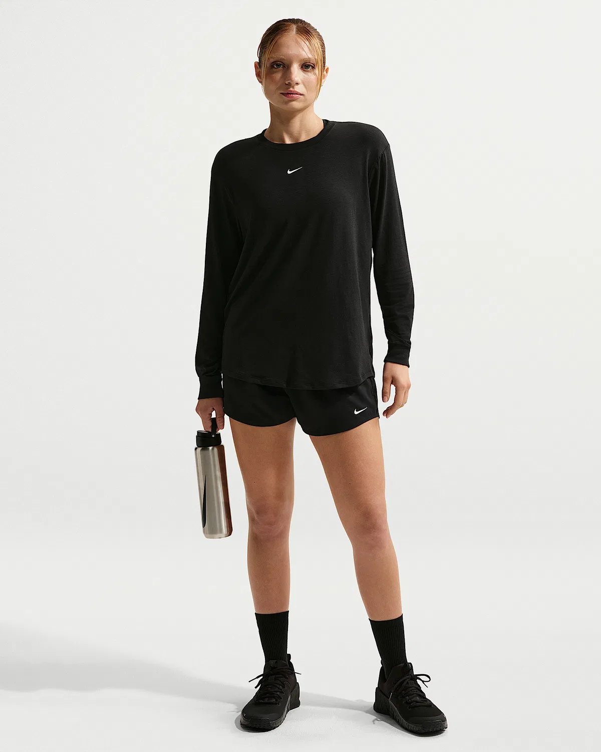 Женский топ Nike One Relaxed с длинным рукавом Dri-FIT, Black/White — фото 4