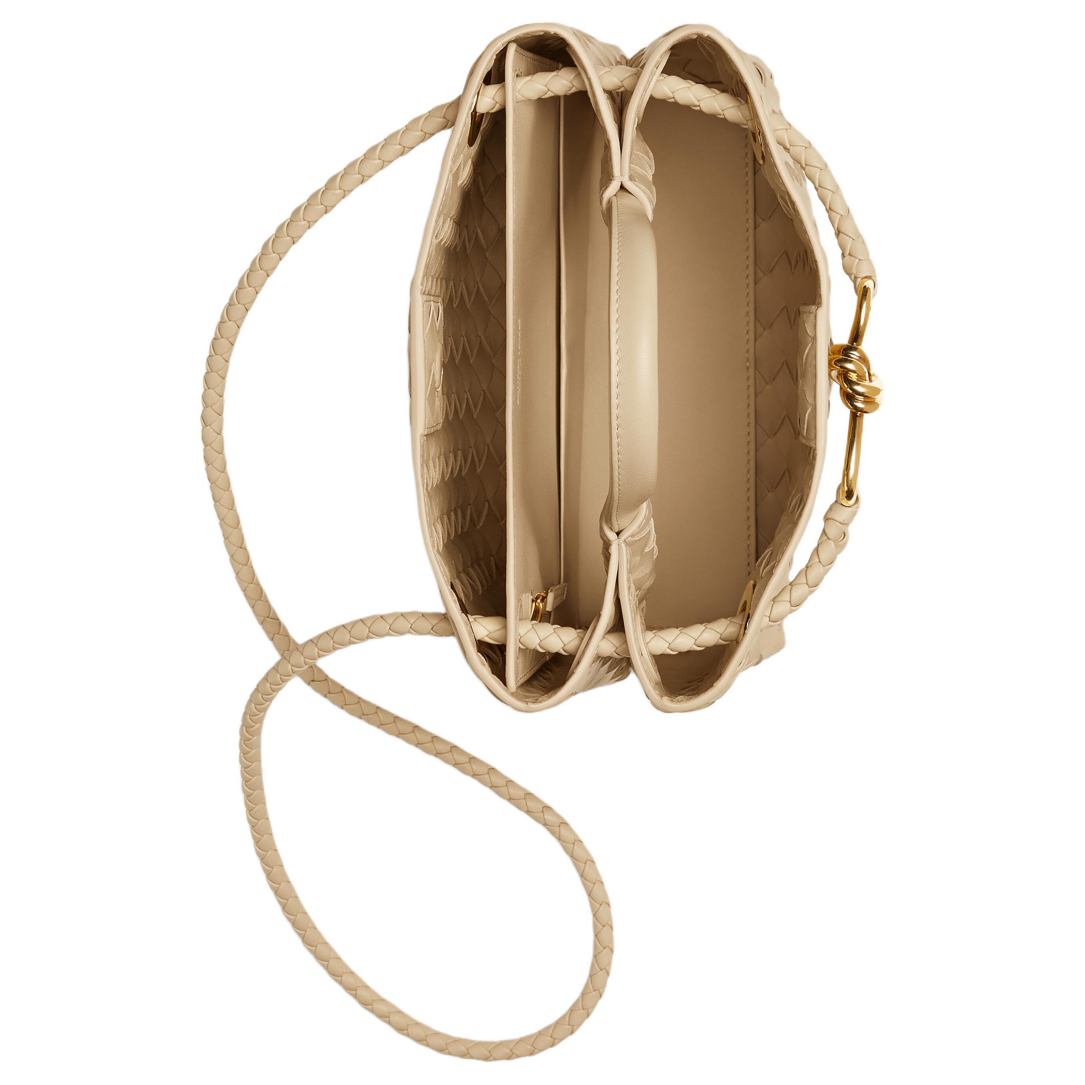 Andiamo Intrecciato женская маленькая сумка-кроссбоди из овчины цвет Cave Stone Bottega Veneta, basic set (bag+dust bag) — фото 4