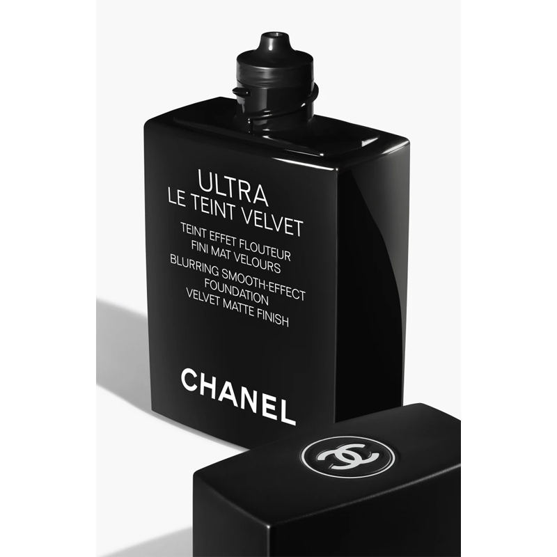 

Велюровая ультратонкая жидкая тональная основа Natural Correcting Skin Tone 30ml CHANEL