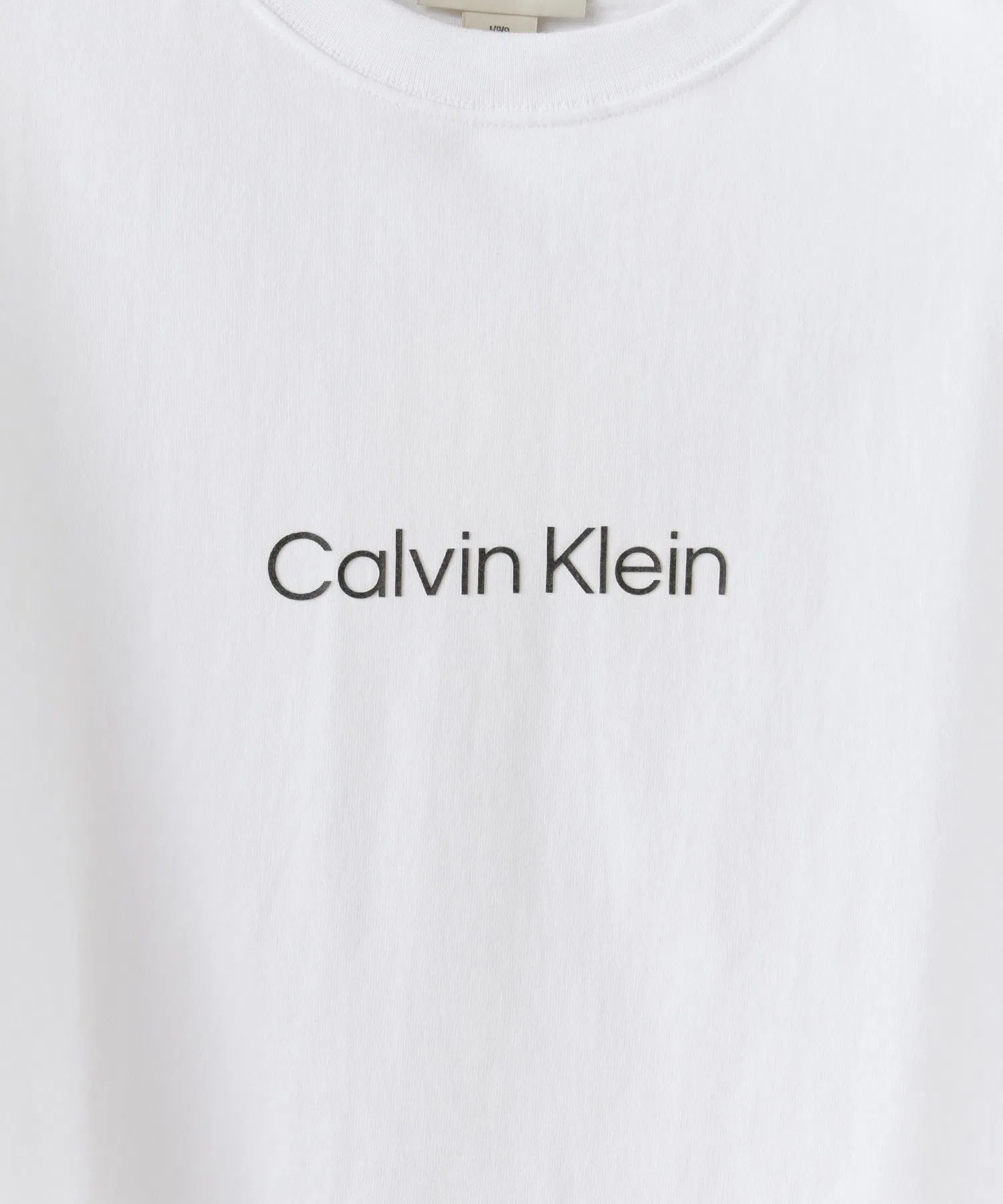 Футболка Calvin Klein Standard Logo Crewnk унисекс — фото 3