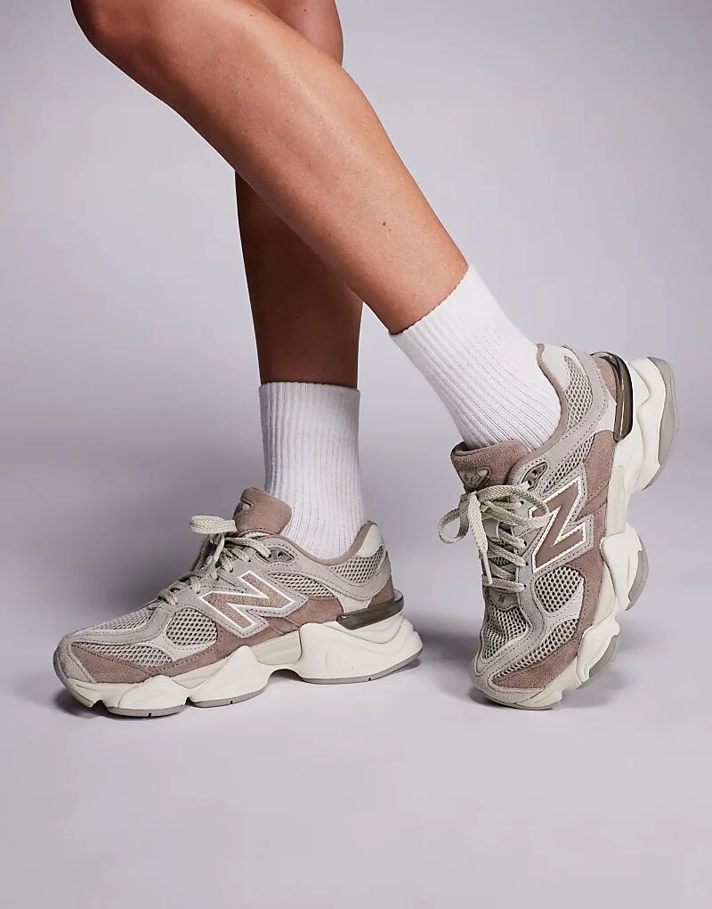 Кроссовки New Balance 9060 коричневого цвета