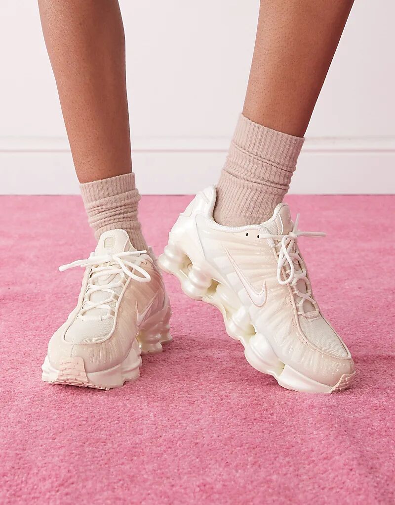 Кроссовки Nike Shox TL с перламутровым эффектом в кремово-белом цвете