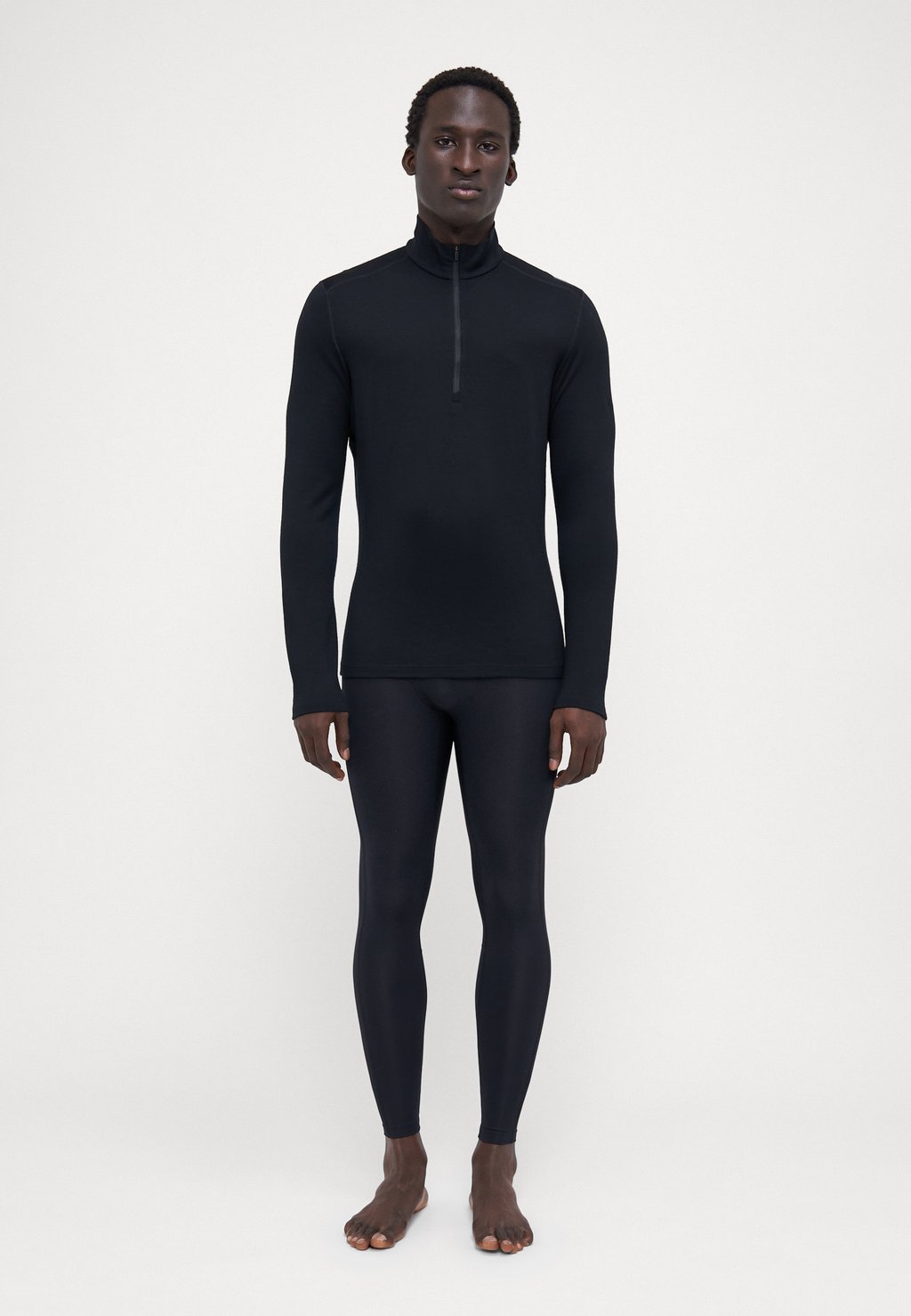 

Базовый слой MEN 260 TECH HALF ZIP Icebreaker, черный