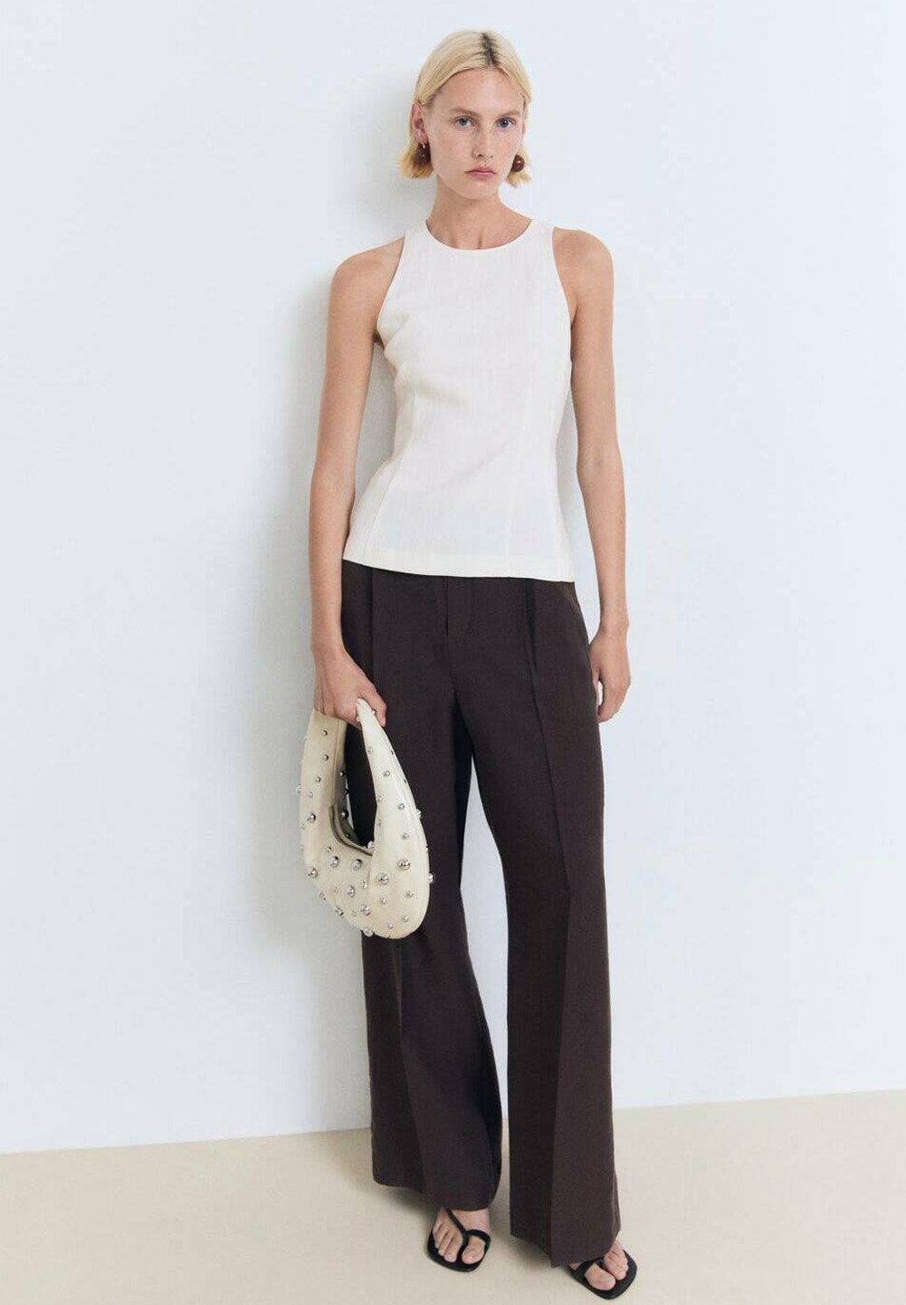 

Топ PEPLUM Z KOŁNIERZEM HALTER - Blouse Mango, кремовый