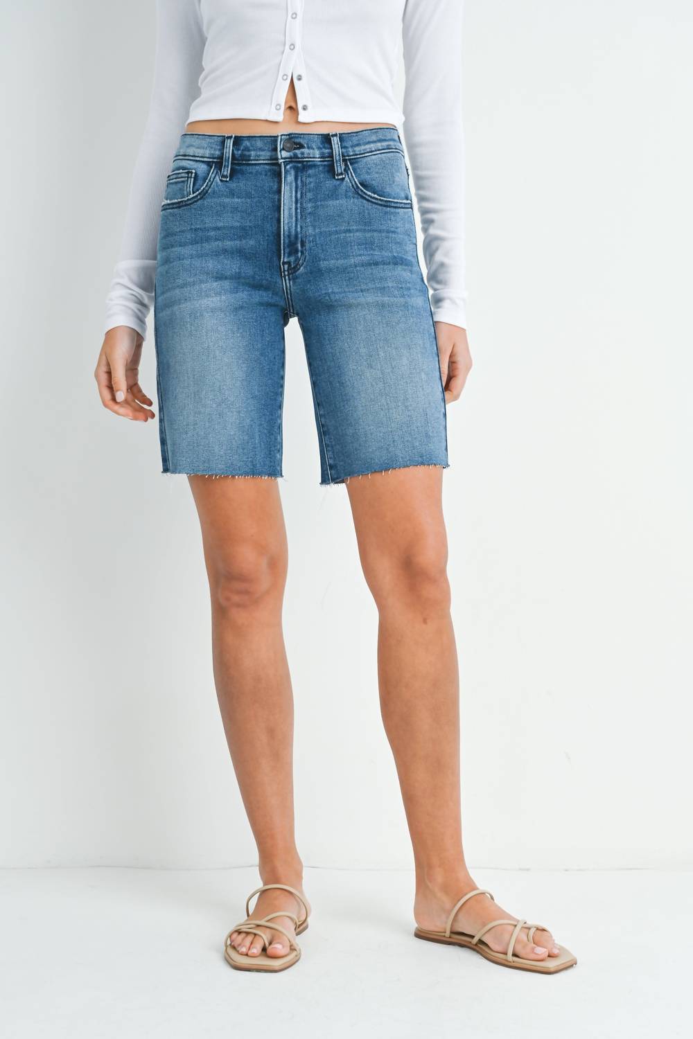 

Шорты-бермуды из денима средней длины JUST BLACK DENIM, цвет medium denim