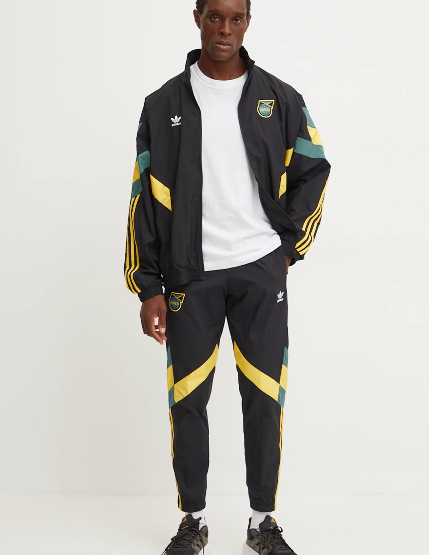 

Брюки adidas Originals, черный
