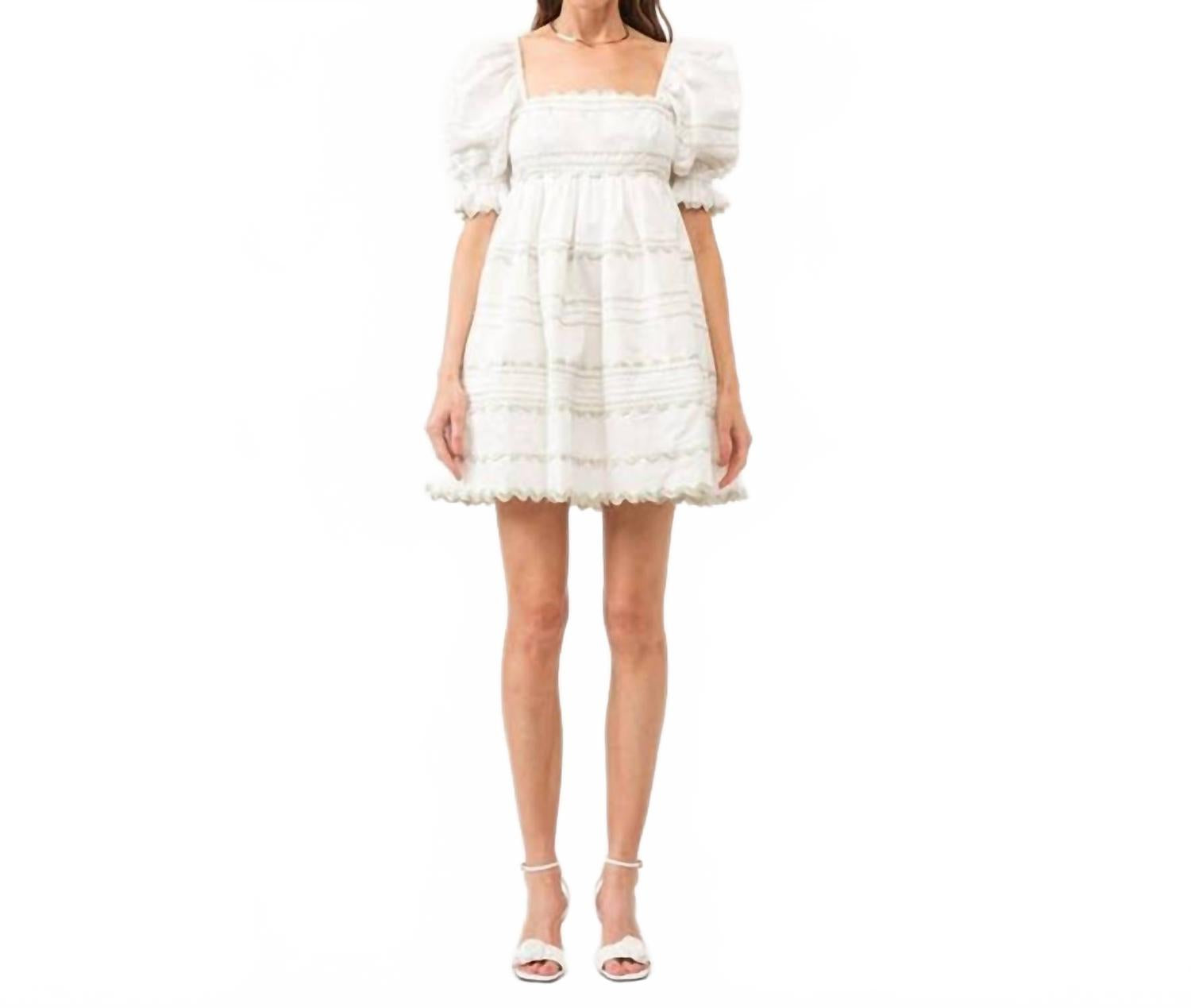 

Платье с пышными рукавами цвета слоновой кости и зеленого Sofie the Label