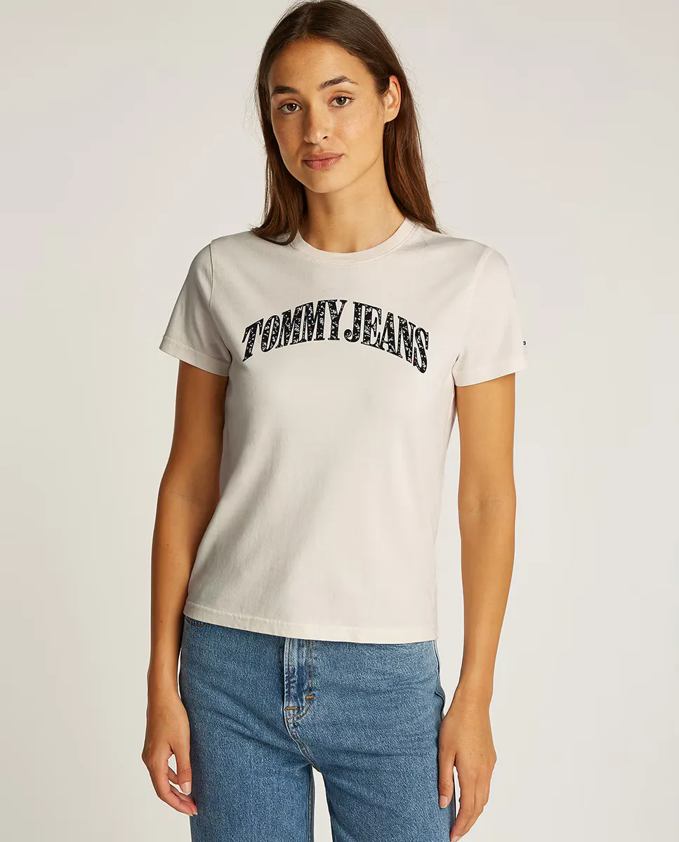 

Женская футболка в университетском стиле с цветочным логотипом Tommy Jeans, цвет Crudo