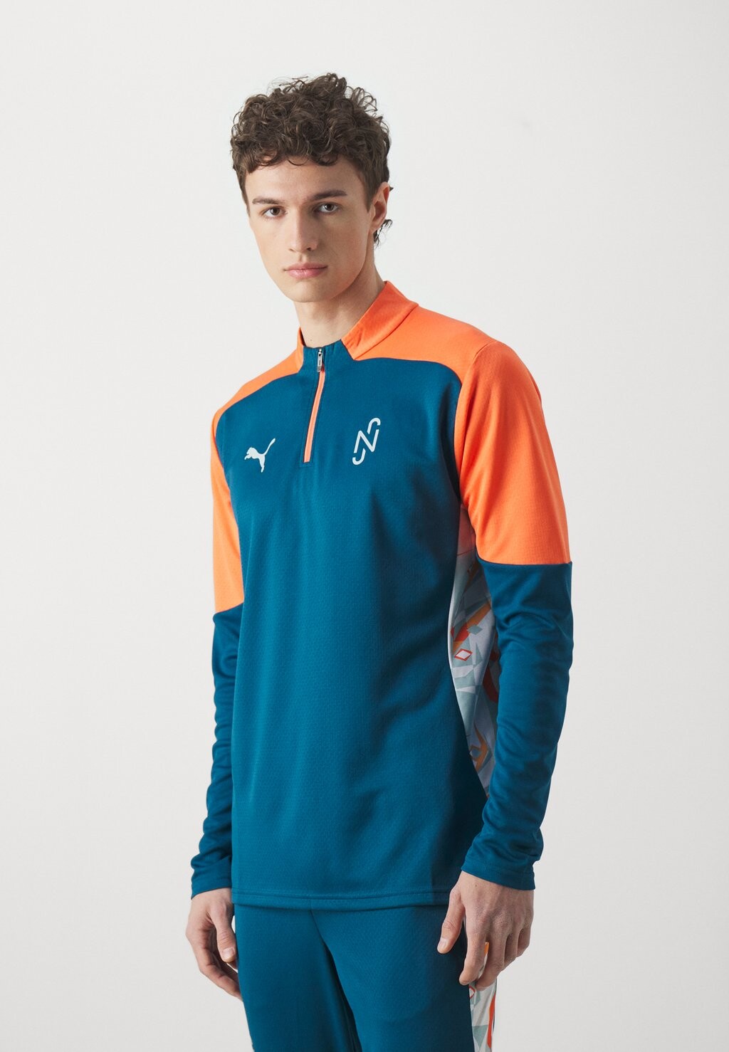 

Топ с длинными рукавами NEYMAR JR CREATIVITY 1/4 ZIP Puma, цвет ocean tropic/hot heat