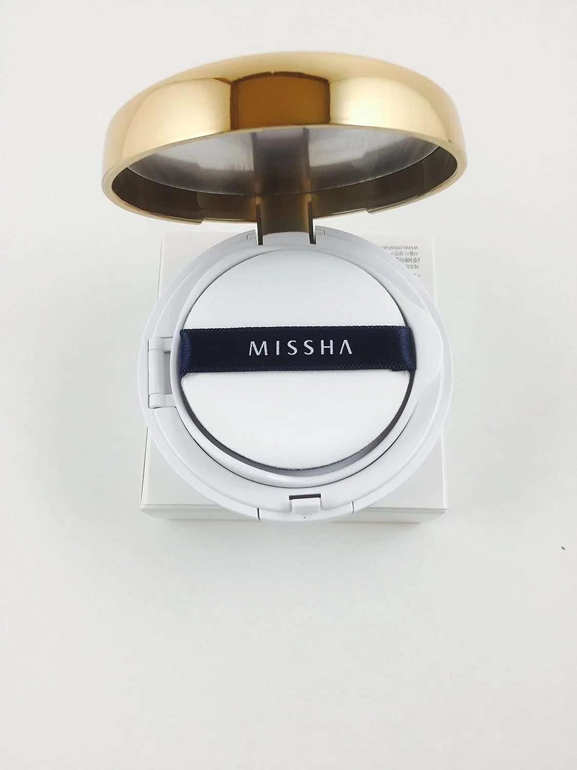 Увлажняющая кушон-основа «Magic Cushion Moist Up SPF50+/PA+++ No.21» от Missha Missha, # 21 Cream — фото 2