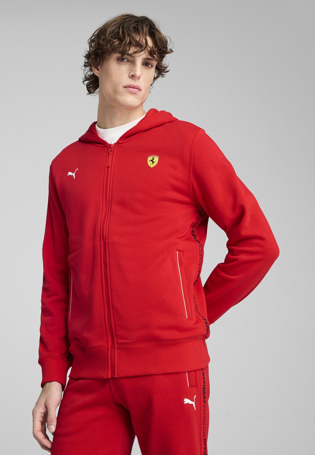 

Толстовка на молнии Puma, красный
