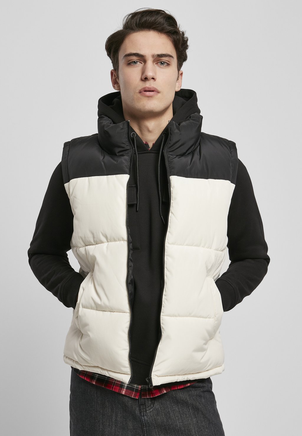 

Жилет Urban Classics ЖИЛЕТ BLOCK PUFFER, цвет black/whitesand