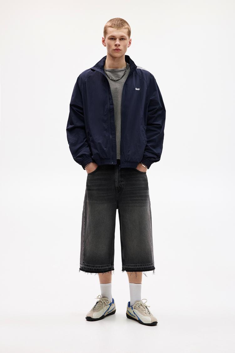 

Очень мешковатые штаны с необработанными краями Pull And Bear, черный