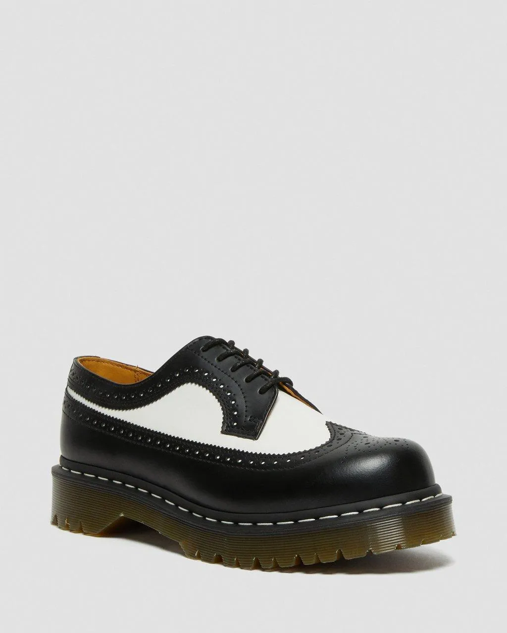 

Dr. Martens 3989 Bex Туфли-броги из гладкой кожи, цвет Black — Smooth Leather