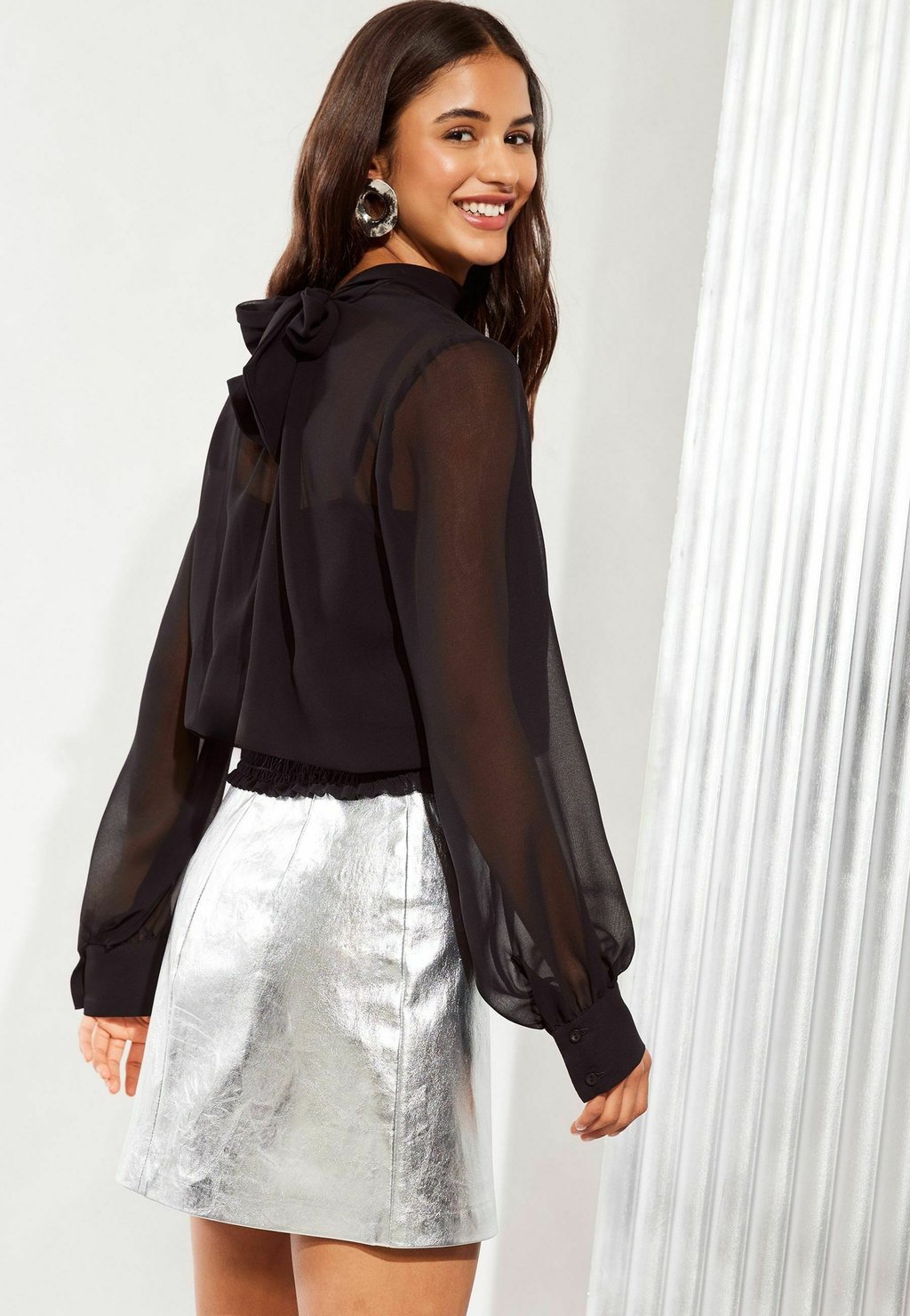 

Блуза SHIRRED BELTED BACK Friends Like These, черный