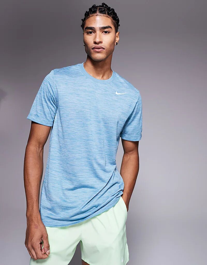 

Футболка Nike Training Legend Dri-FIT Veneer синего цвета
