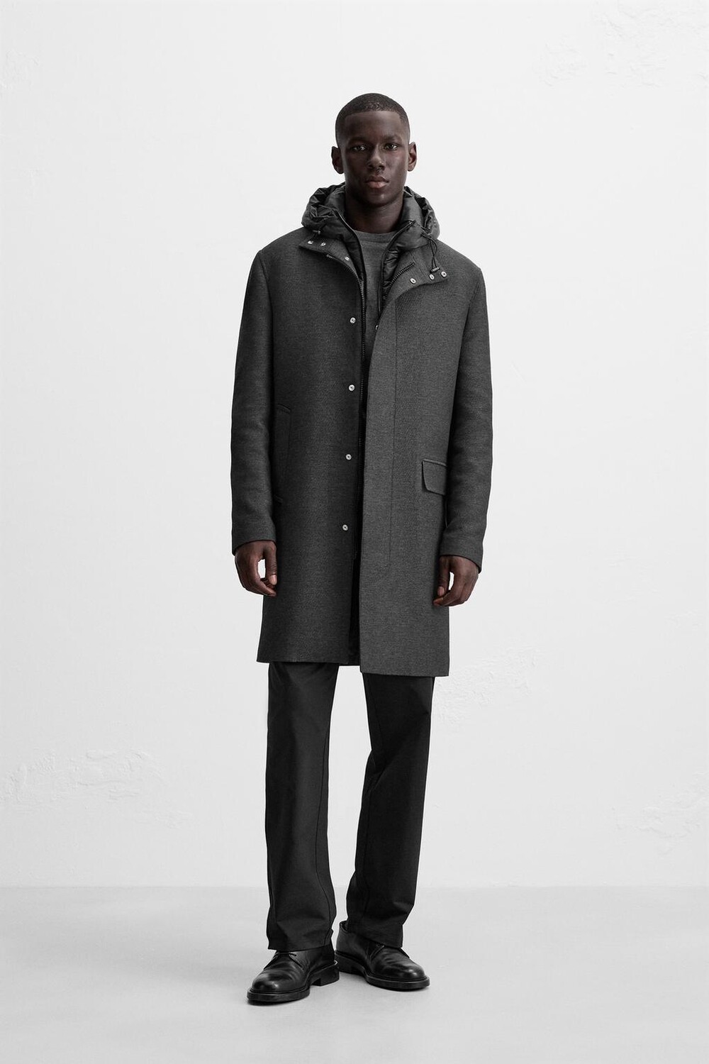 

Пальто со съемным капюшоном ZARA, серый
