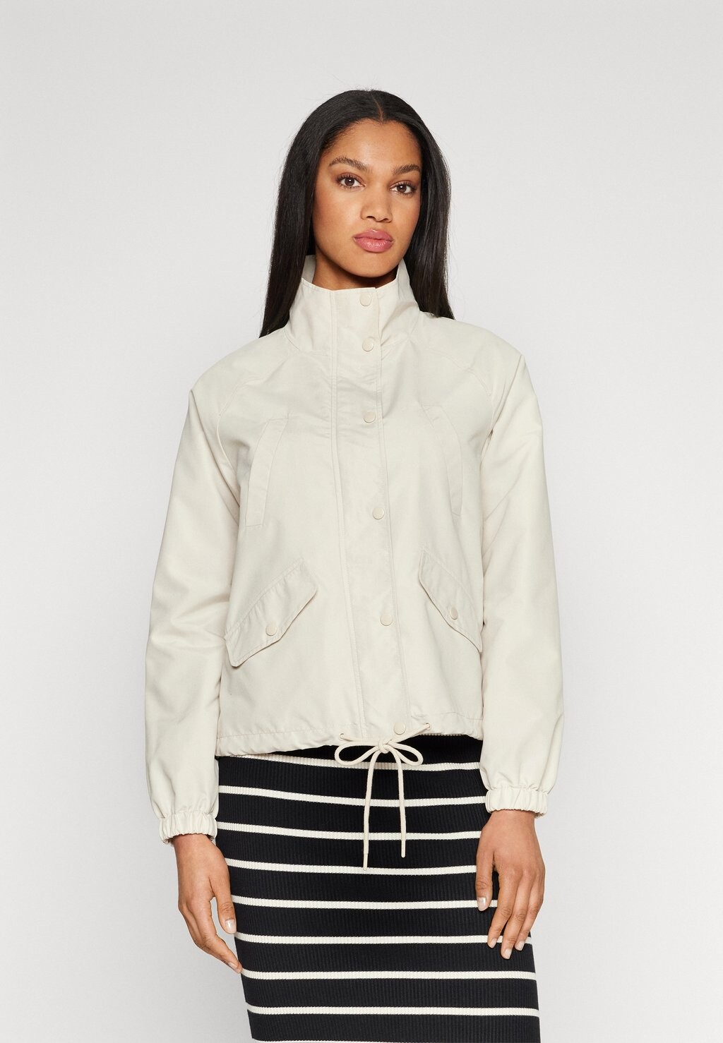 

Легкая куртка VMSIRI SHORT PARKA JACKET Vero Moda, цвет oetmeal