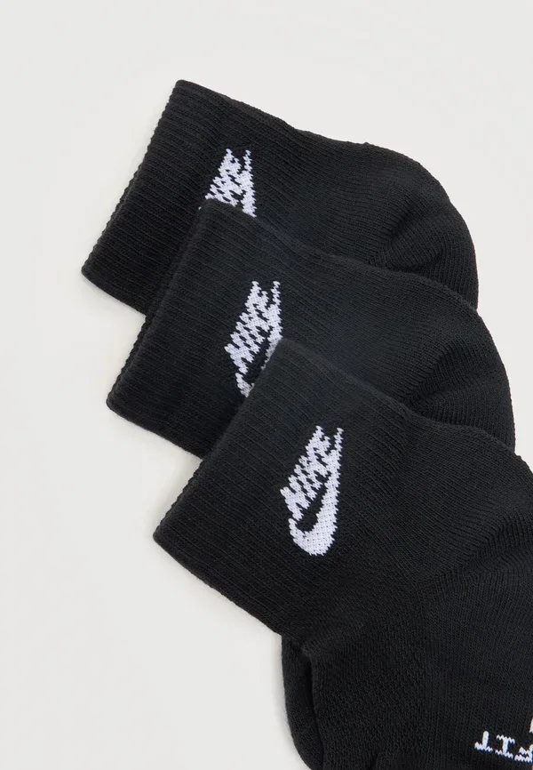 Носки спортивные Nike Sportswear, 3 пары, черно-белые — фото 2
