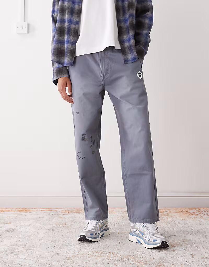 

Брюки свободного кроя Aape by A Bathing Ape из молескина черного цвета с потертостями Aape By A Bathing Ape